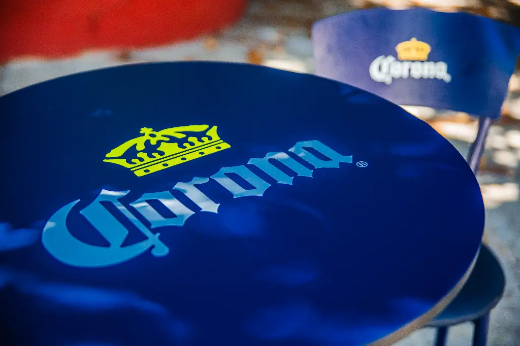 Periquera con silla Corona