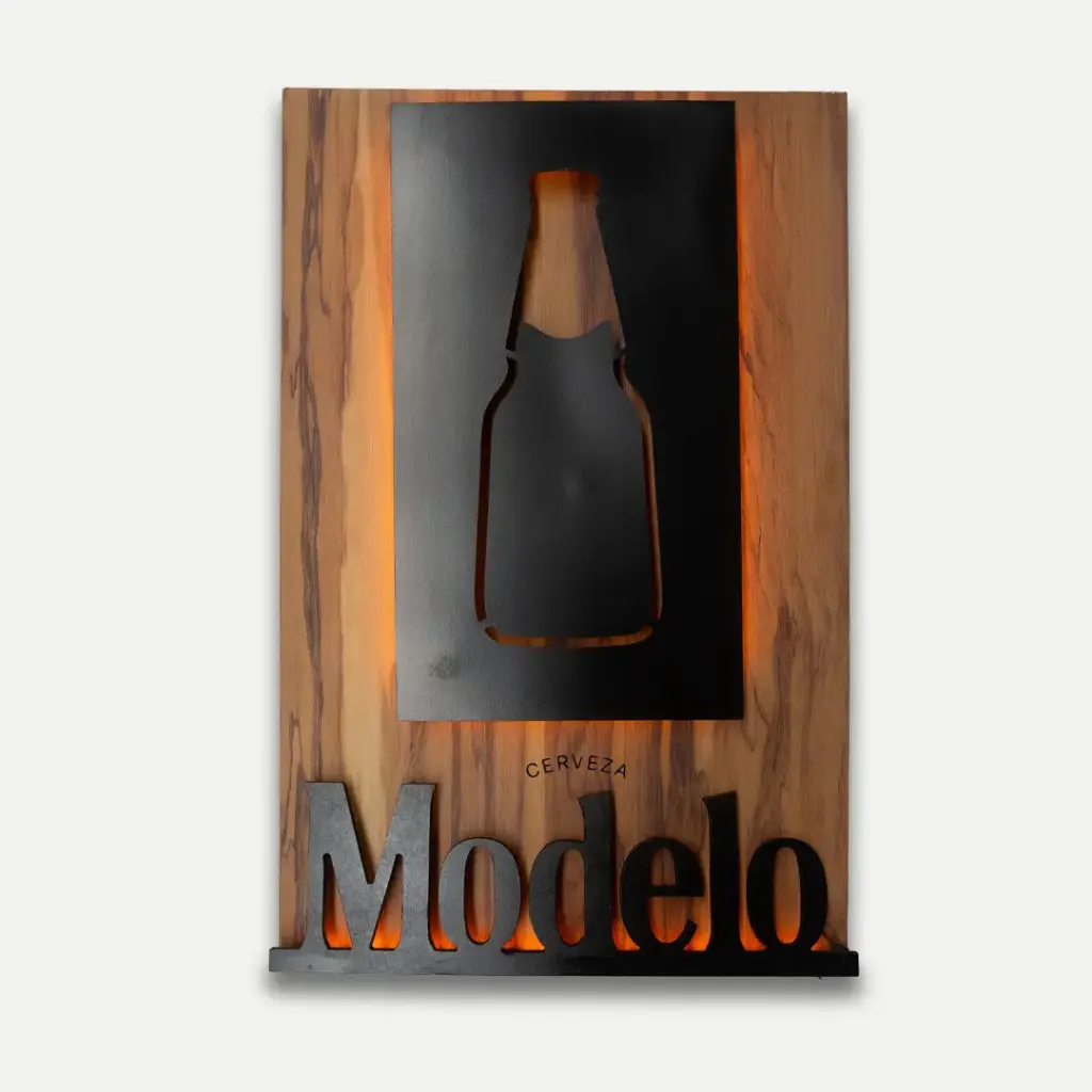 Anuncio Interior Modelo