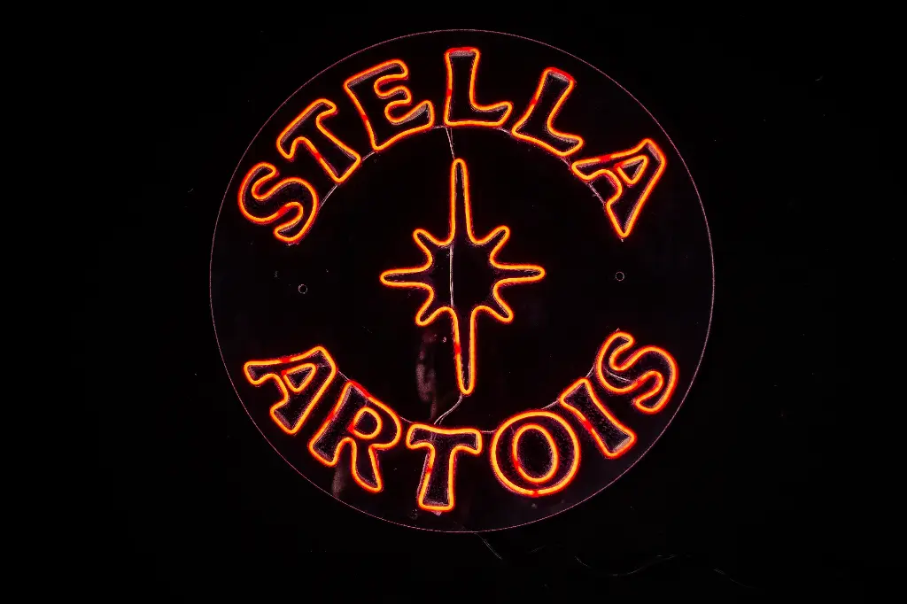 Anuncio interior Stella