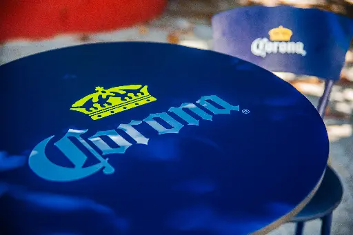 Periquera con silla Corona